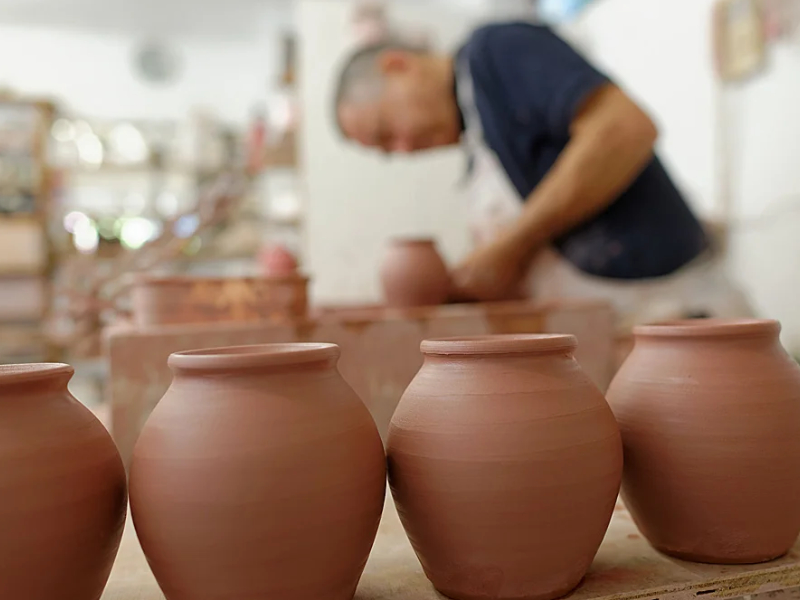 Visit This Fascinating Pottery Showroom in the Cotswolds